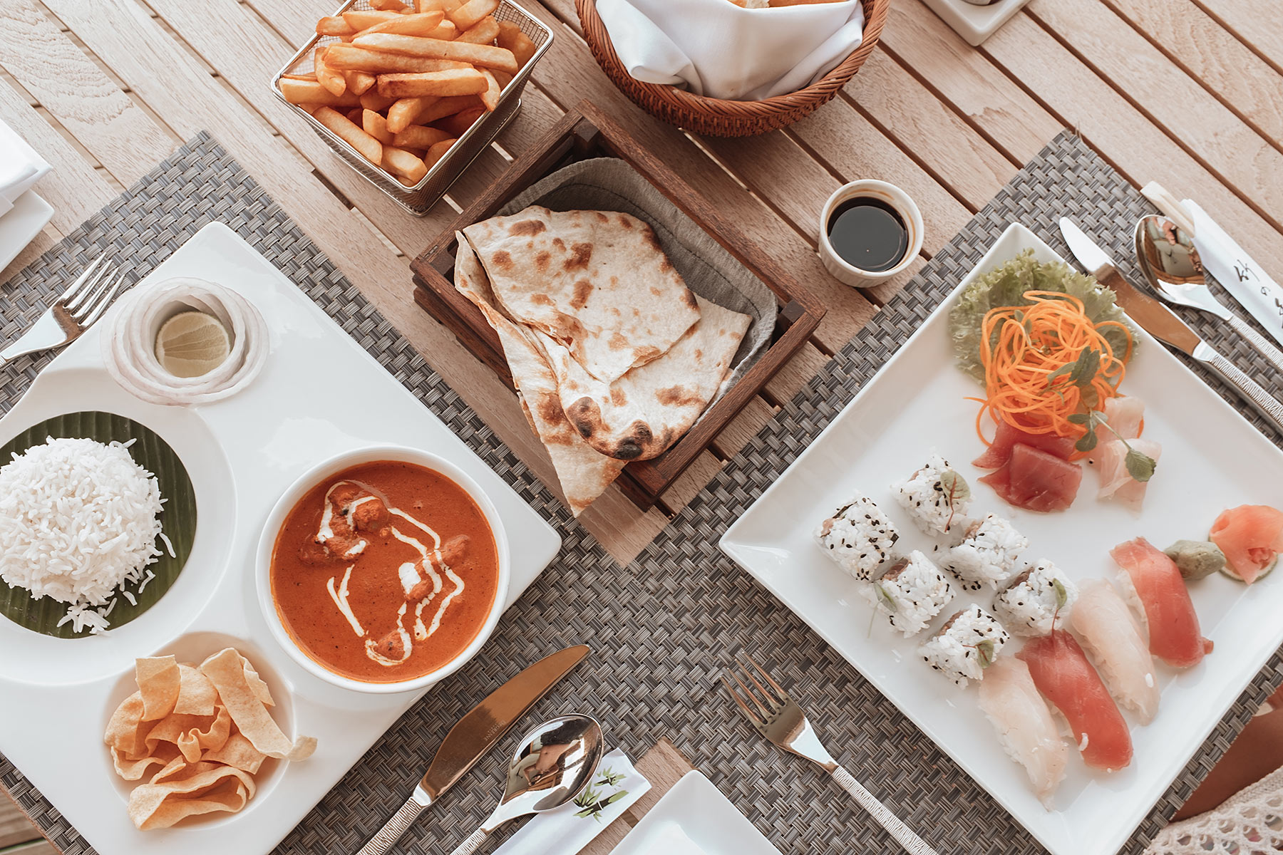 malediven lunch room service travel blog sunnyinga