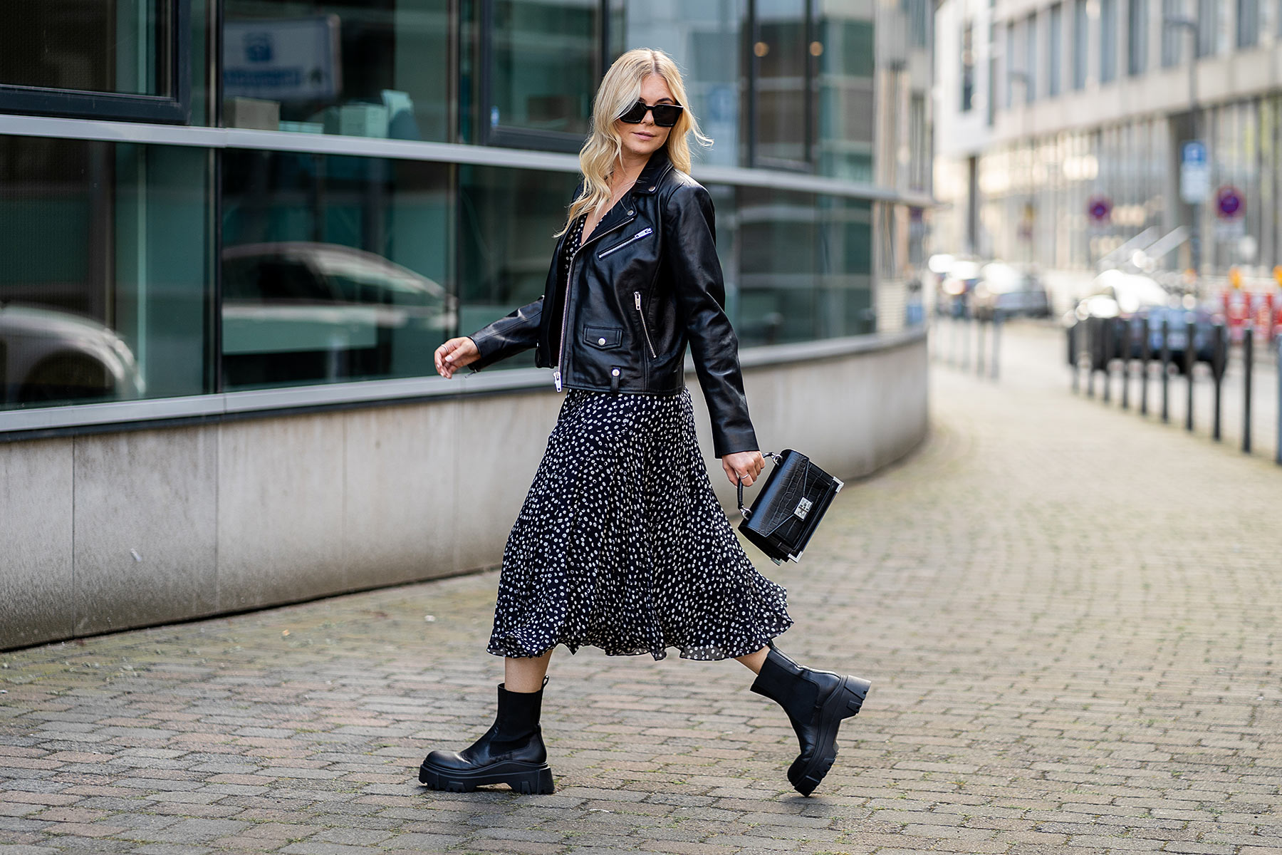 outfit kleid boots kombinieren herbst fashion blogger inga brauer sunnyinga