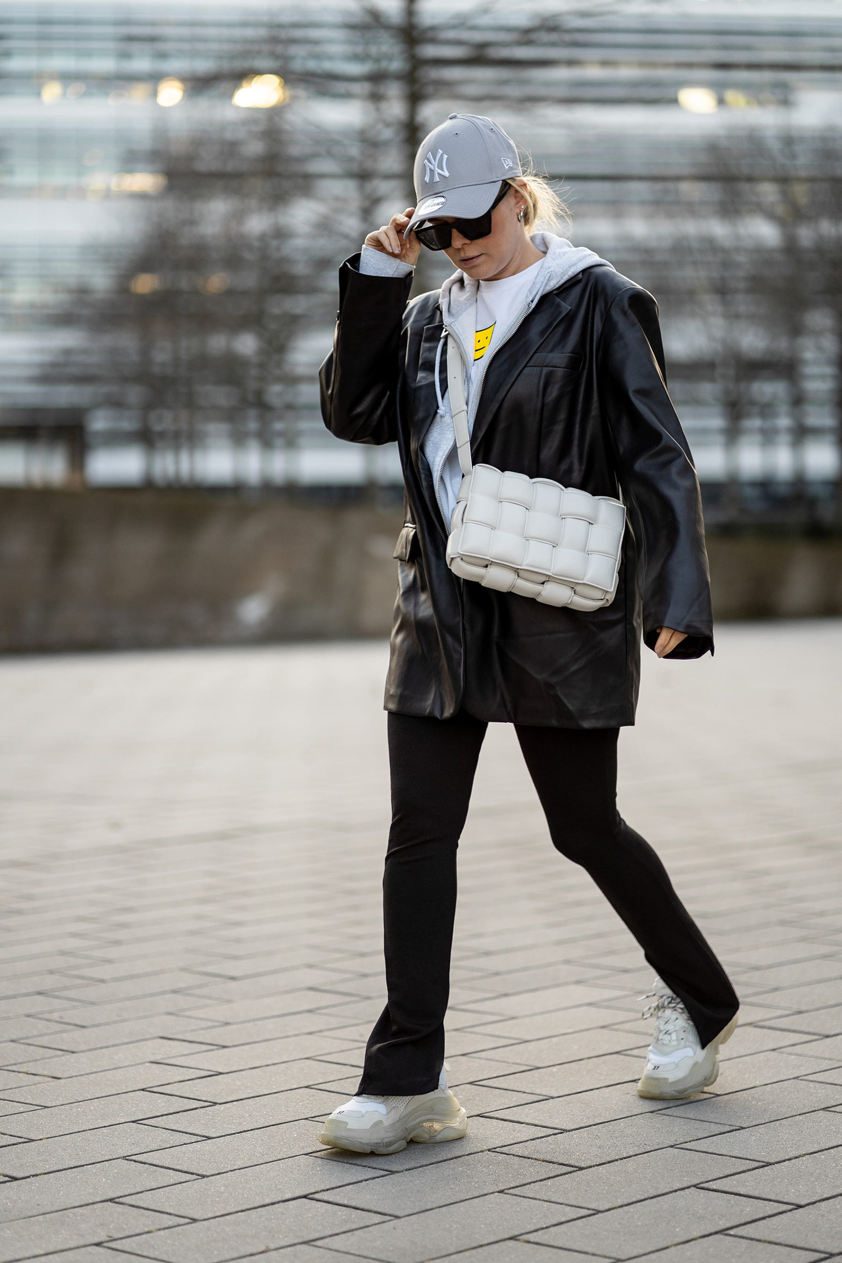 inga brauer düsseldorf fashion blogger oversize lederblazer outfit