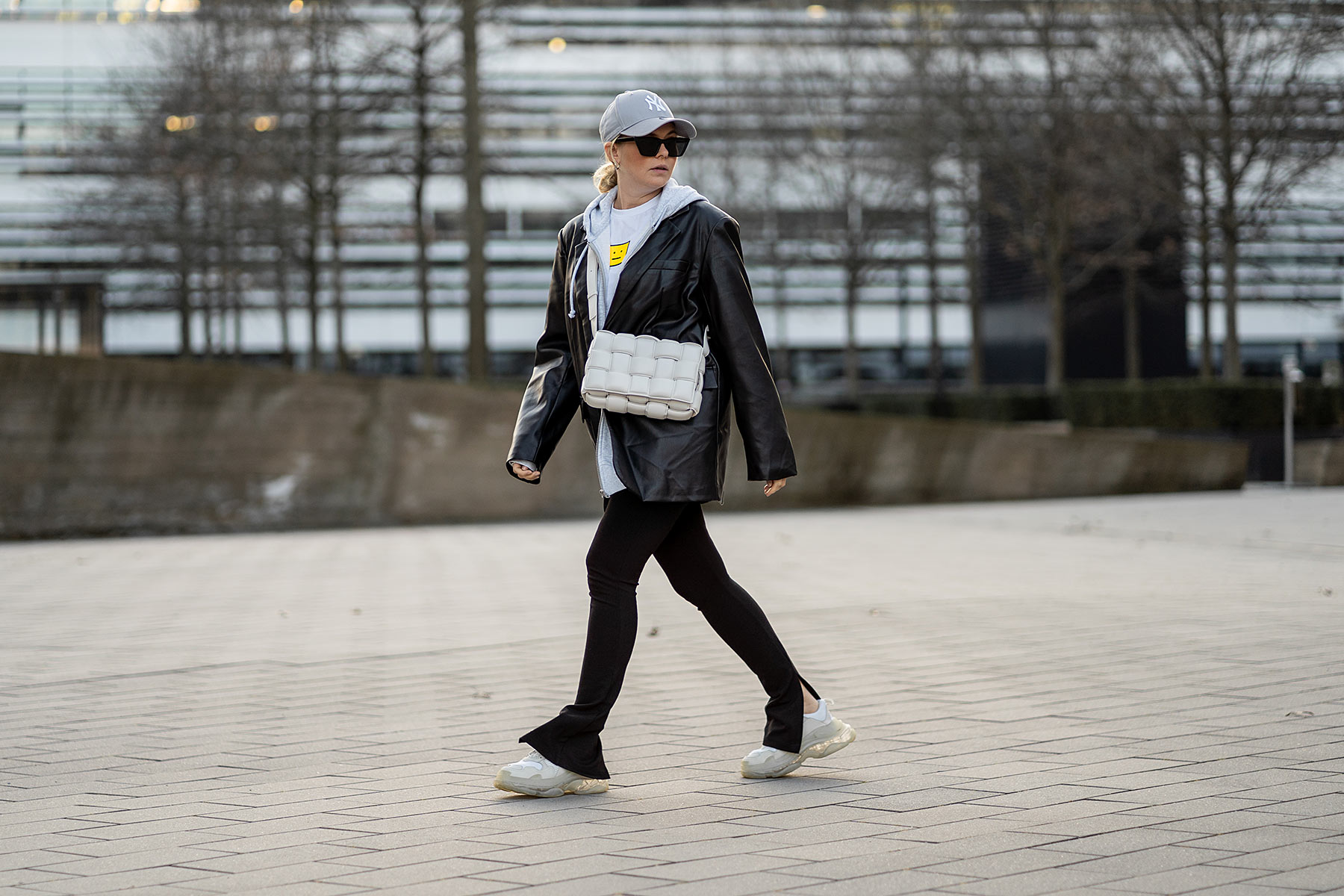 streetstyle düsseldorf lederblazer outfit fashion blogger inga brauer