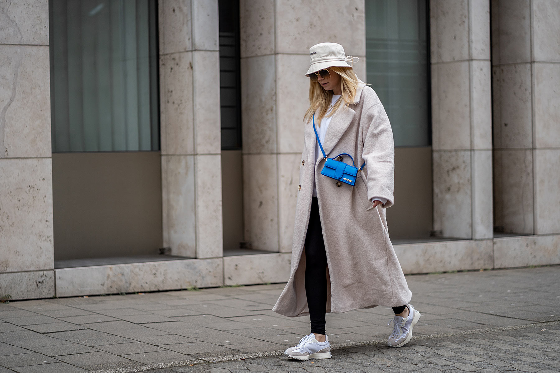 jacquemus accessoires outfit bucket hat streetstyle inga brauer