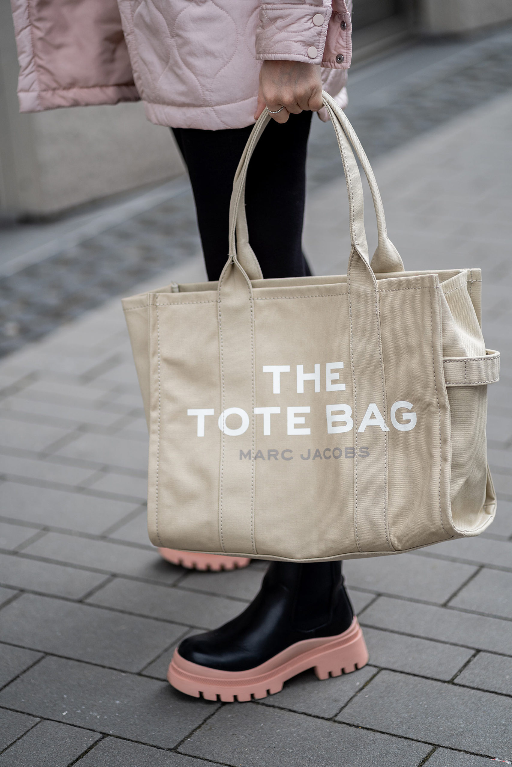 the tote bag marc jacobs beige gross blogger fashion