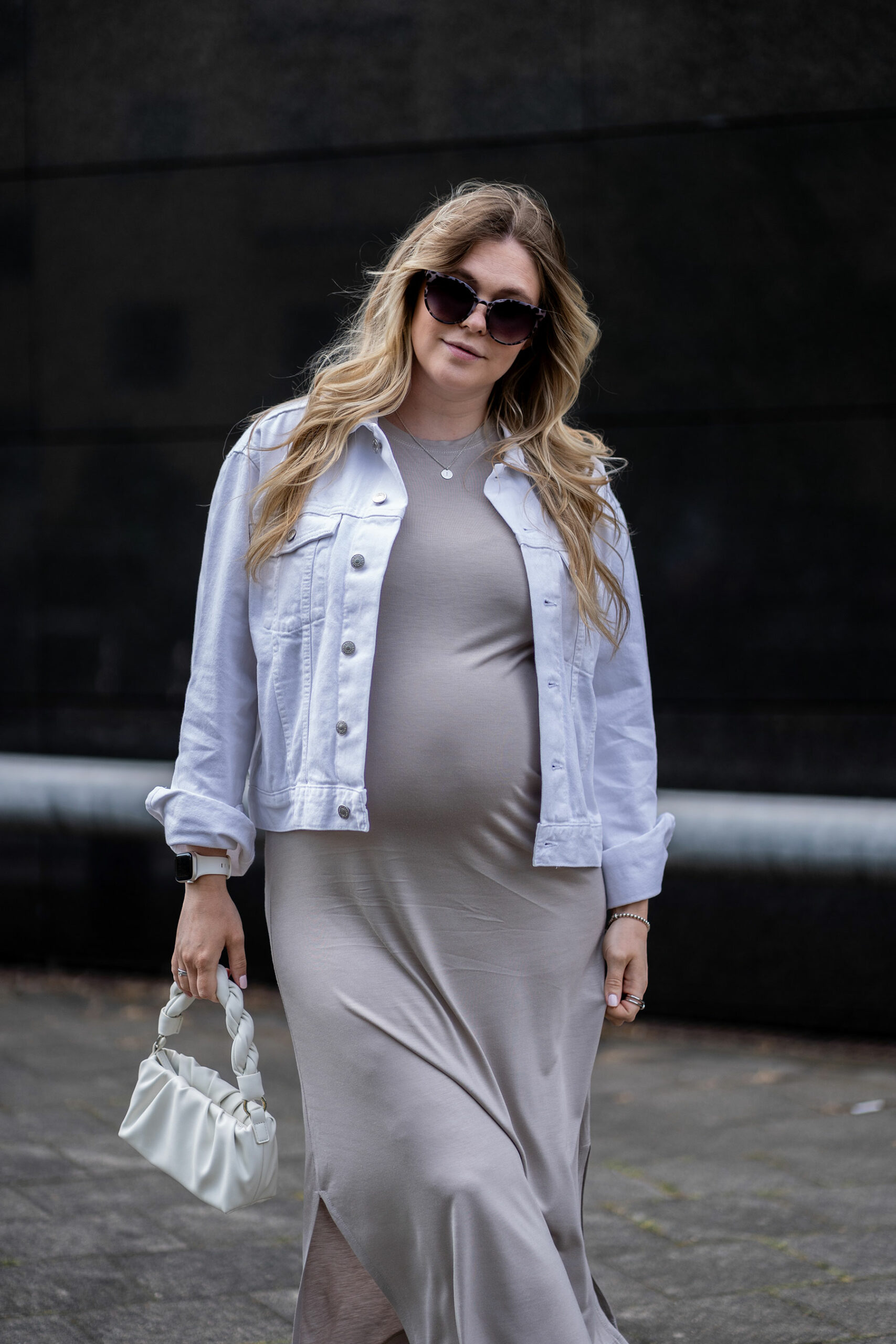 midikleid schwangerschaftsoutfit frühling sommer fashion blog