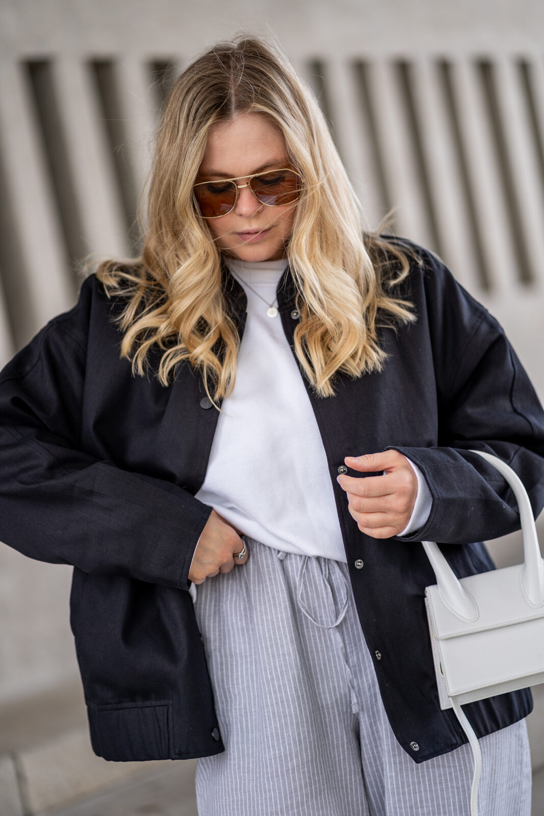 fashion blogger düsseldorf inga brauer outfit bomberjacke schwarz