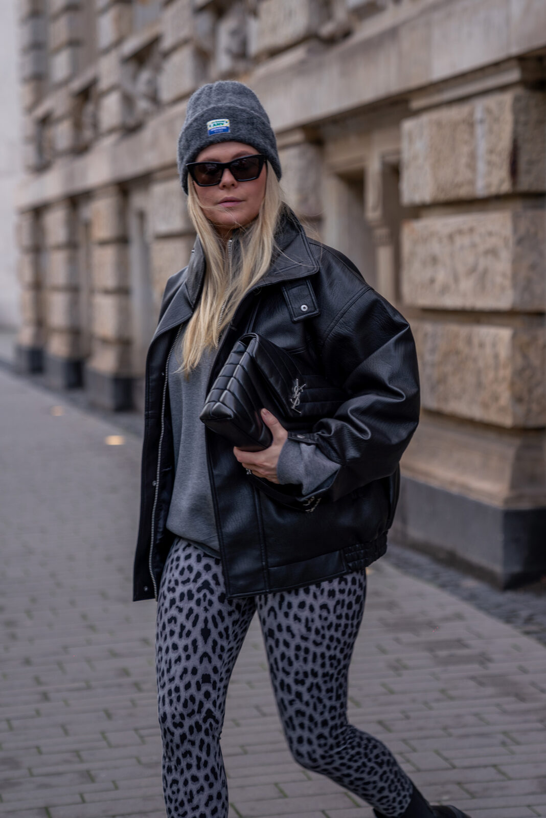 lederjacke oversized schwarz herbst outfit streetstle fashion blogger sunnyinga