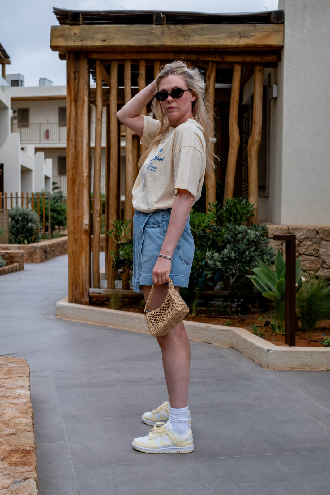 butter yellow outfit skort urlaub sunnyinga