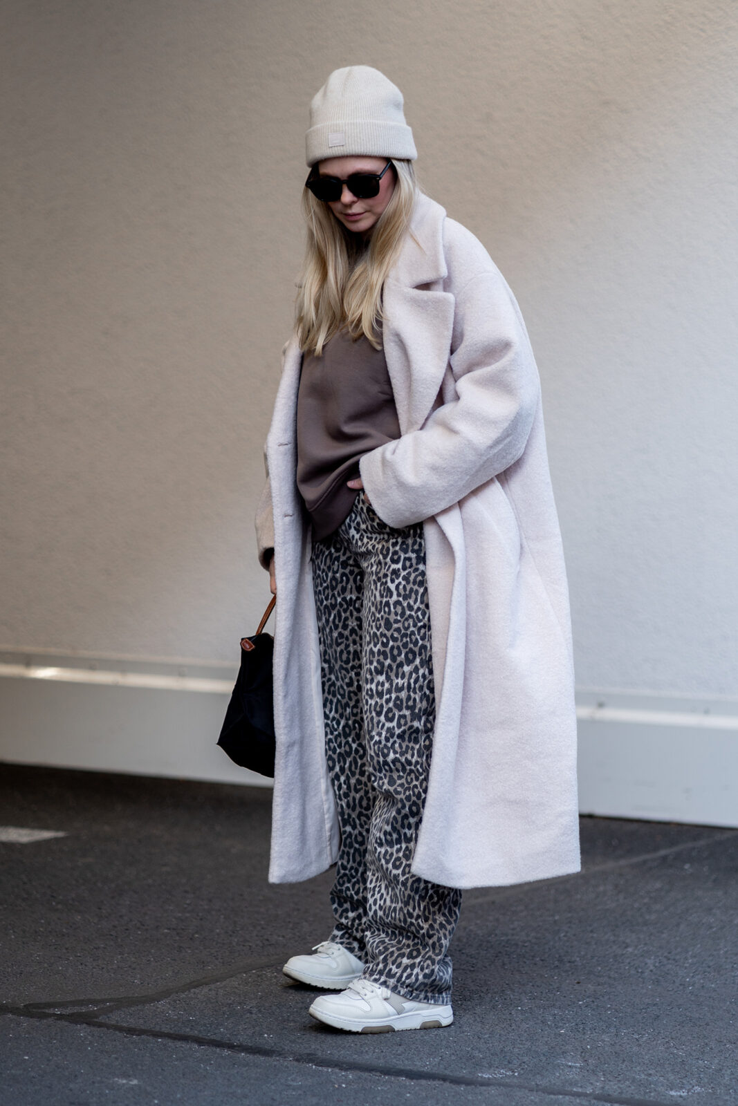 fashion influencer inga brauer düsseldorf leo jeans outfit winter sunnyinga