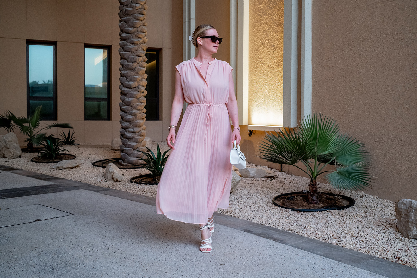 inspiration outfit zur taufe rosa kleid sunnyinga