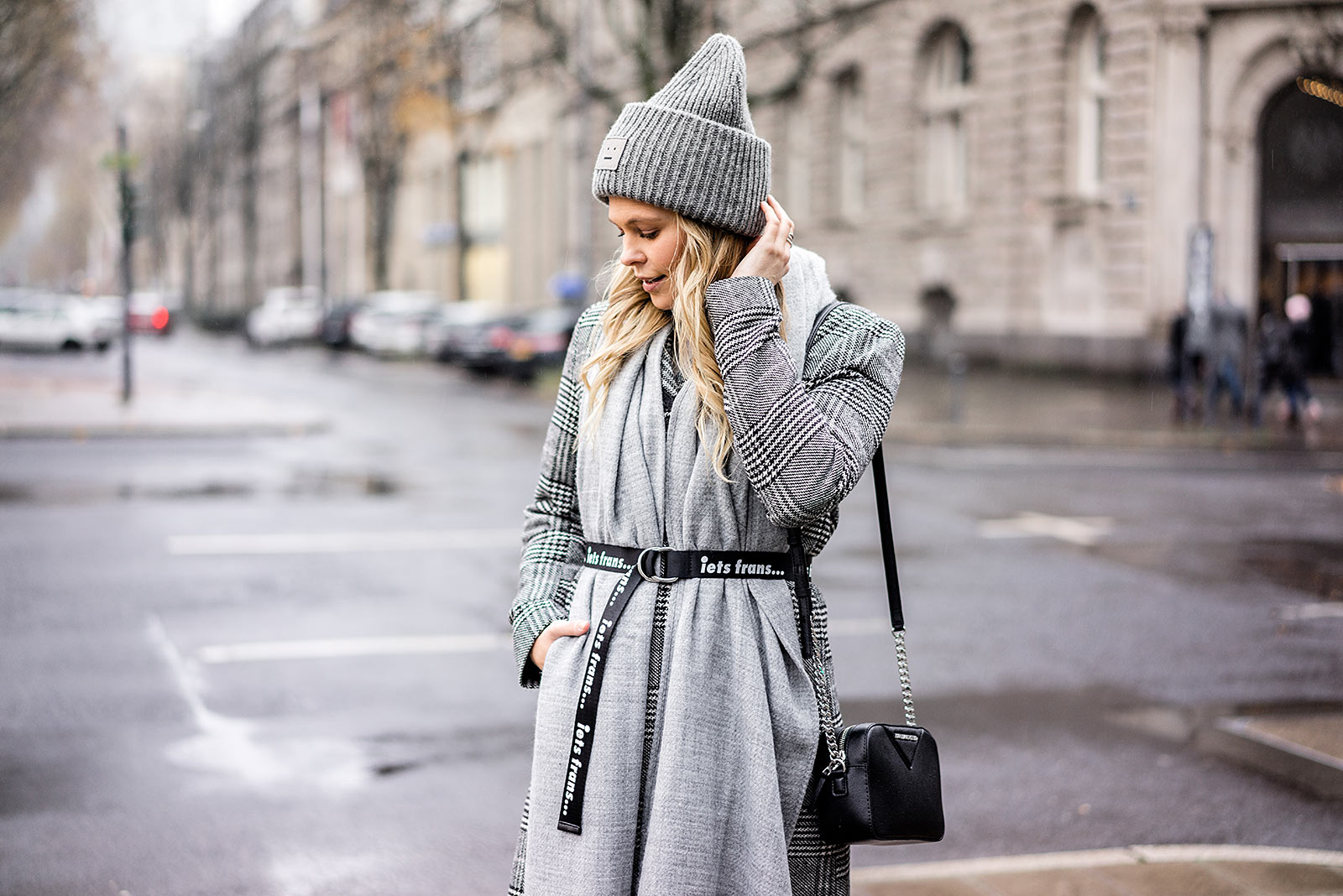 Coole Winter-Accessoires grau schwarz Fashion Blogger Sunnyinga