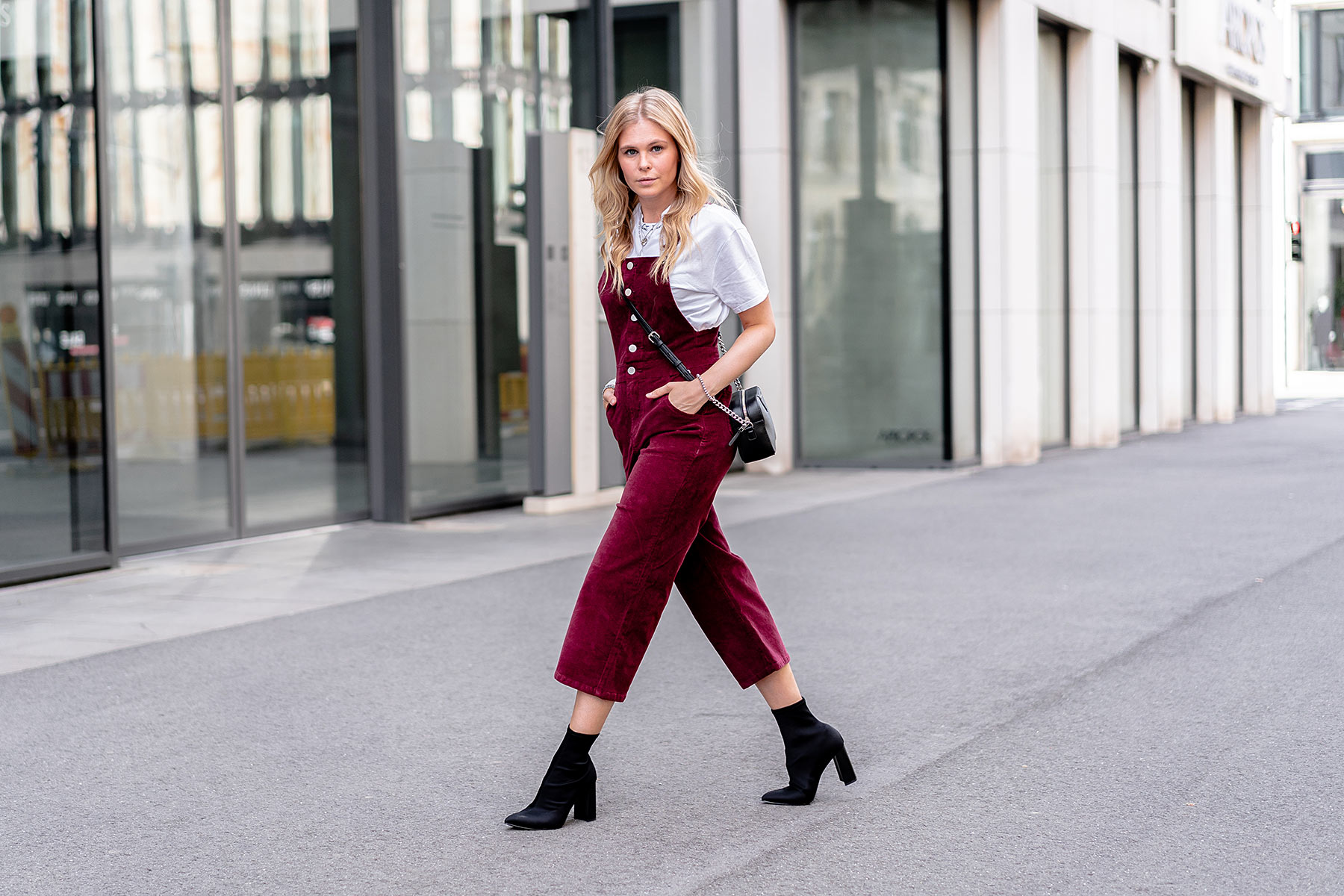 cord latzhose outfit tipps fashion blogger sunnyinga
