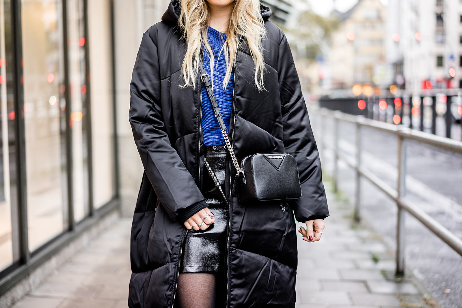 Damen Daunenmantel schwarz Tasche Karl Lagerfeld Modeblog Sunnyinga