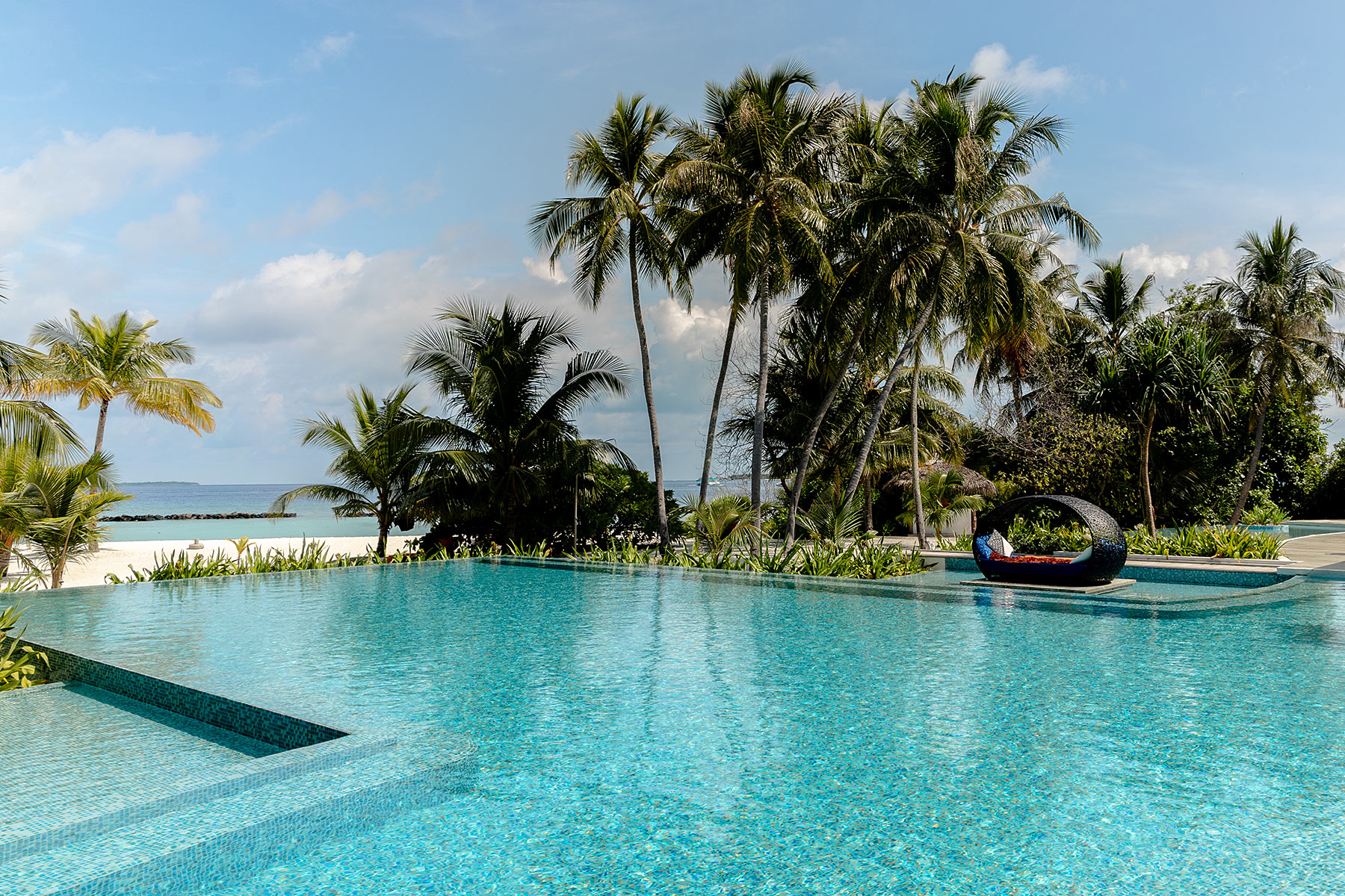 dhigali pool malediven travel blog sunnyinga
