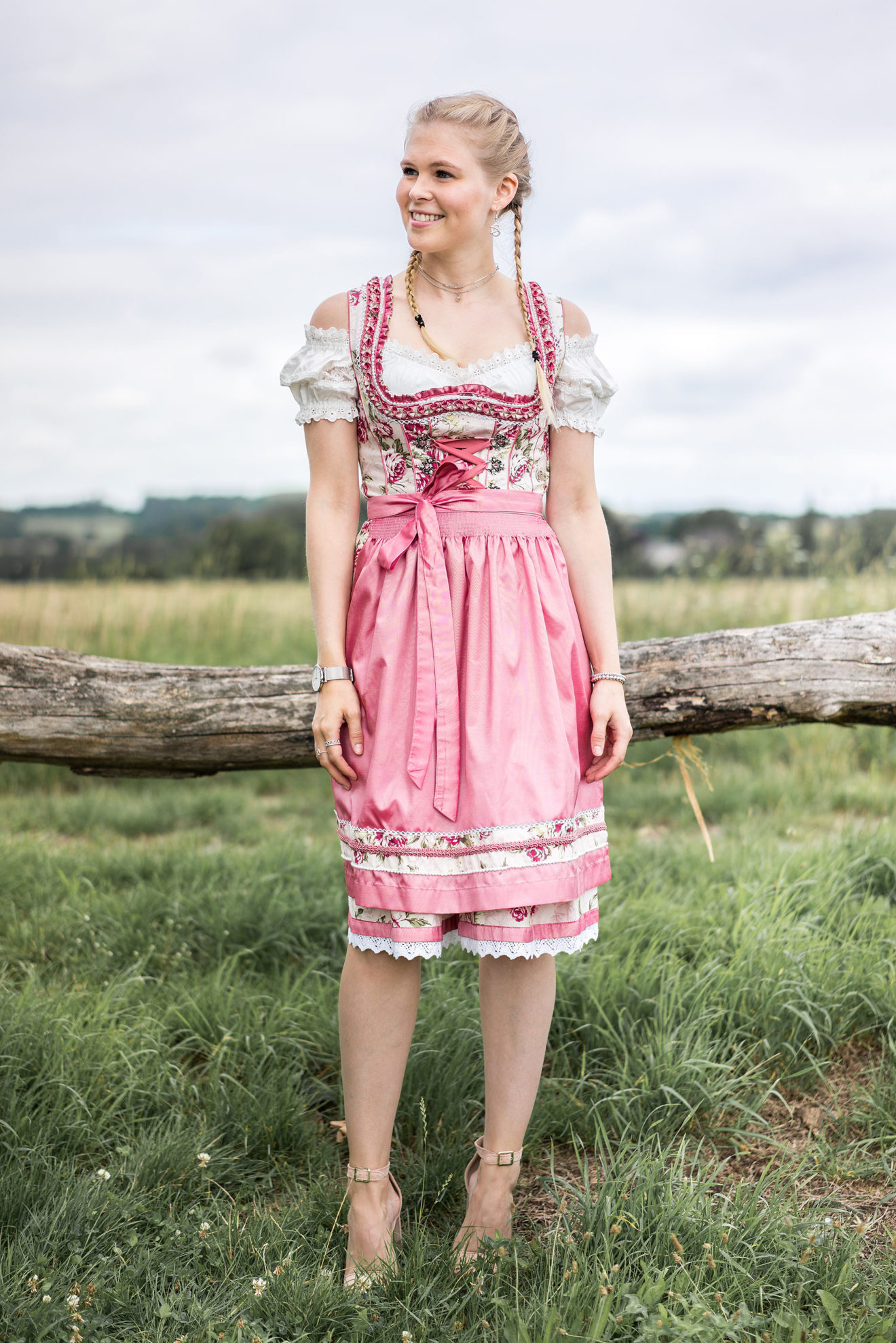Dirndl rosa Outfit Blog Fashion München Sunnyinga.