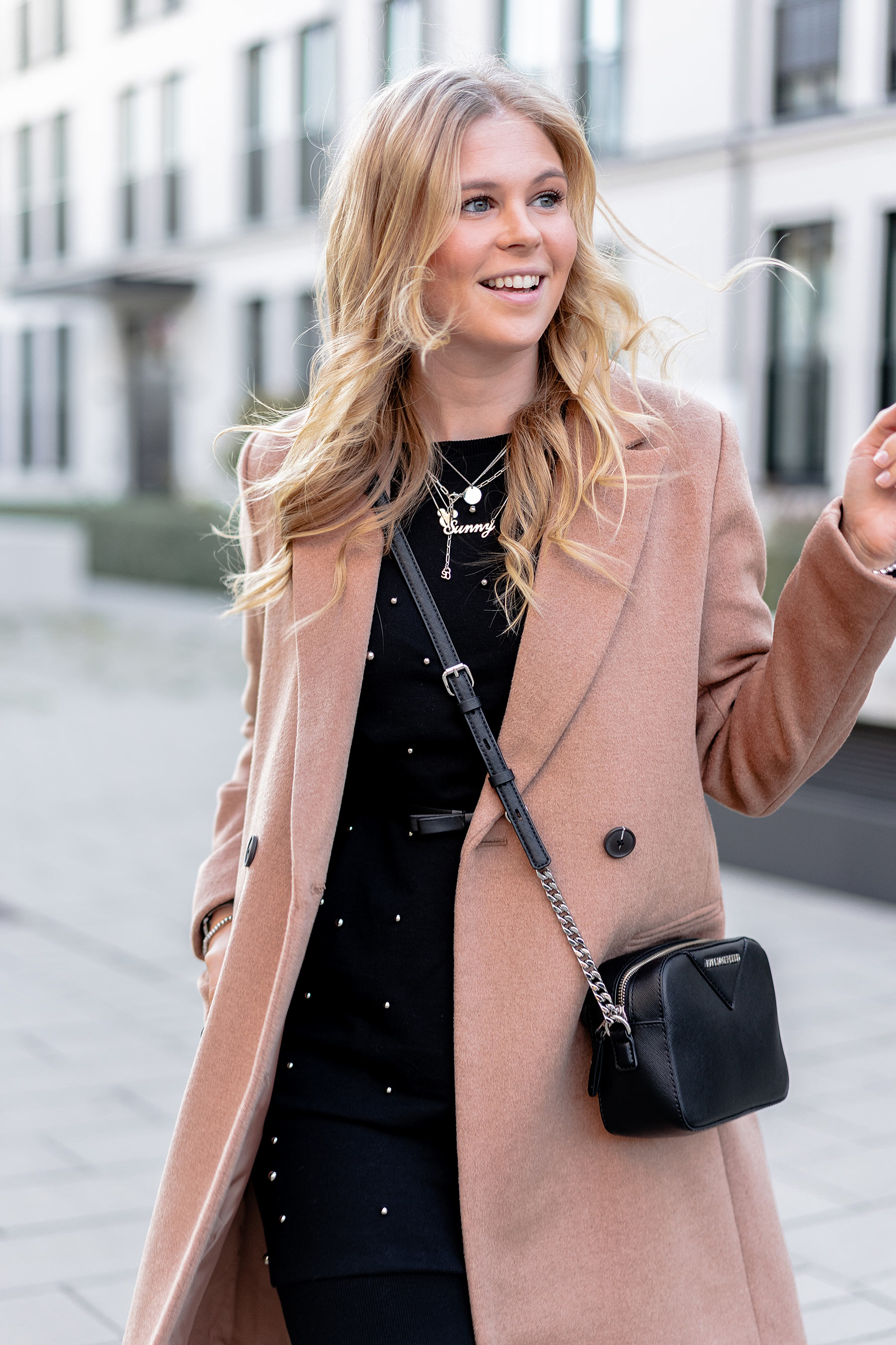 fashion blogger herbst look camel coat reserved sunnyinga