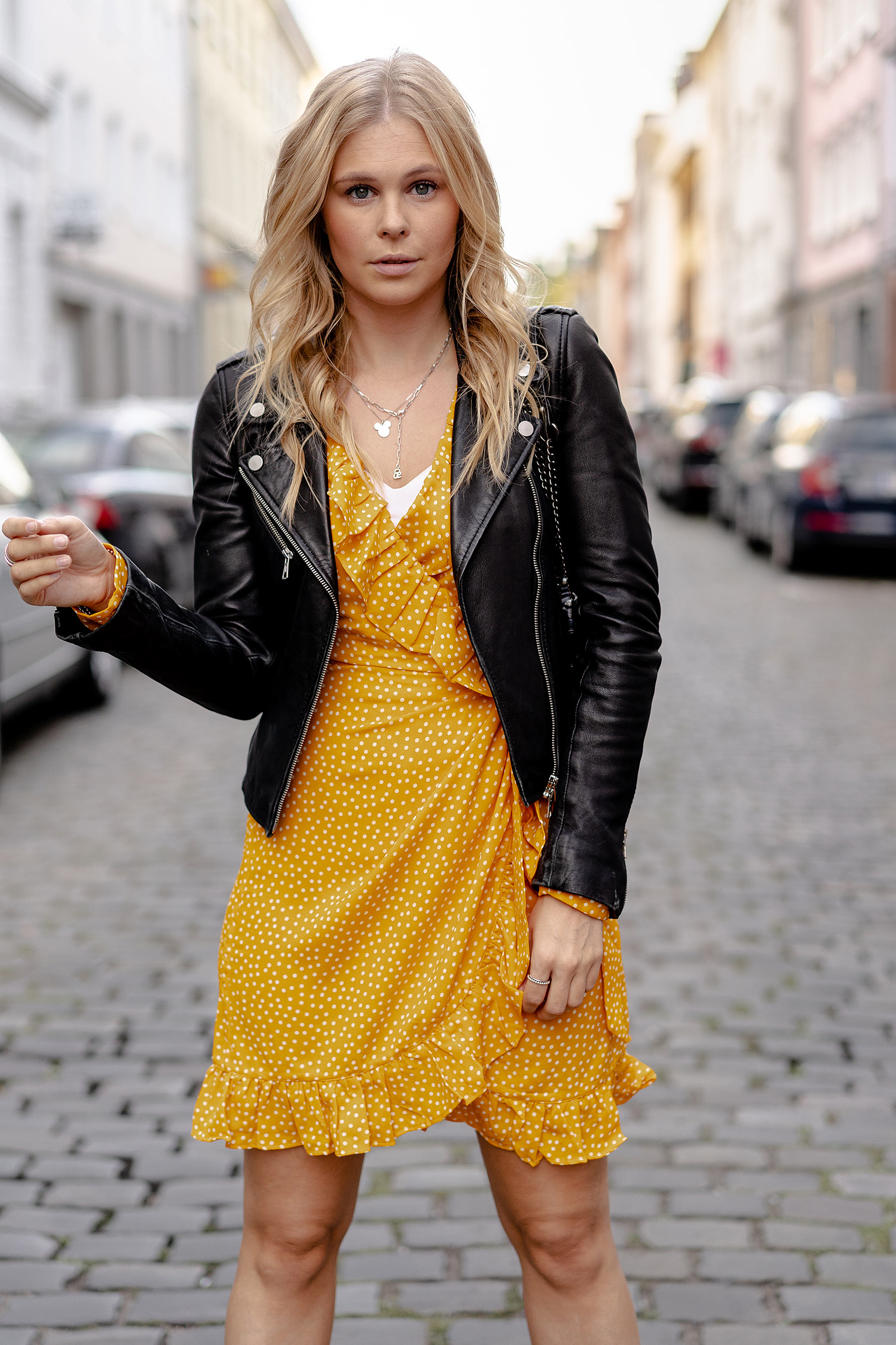 fashion blogger streetstyle outfit kleid gelb sunnyinga