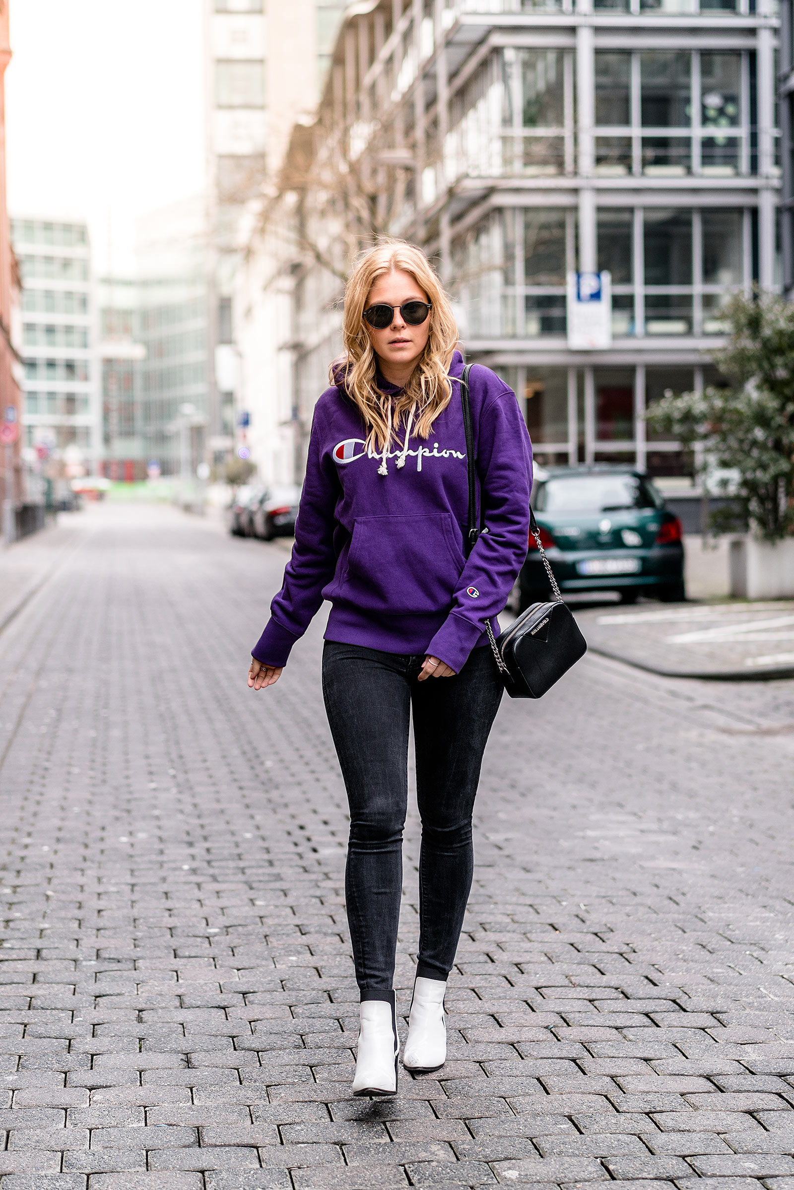 fashion blogger streetstyle ultra violet logomania trends sunnyinga