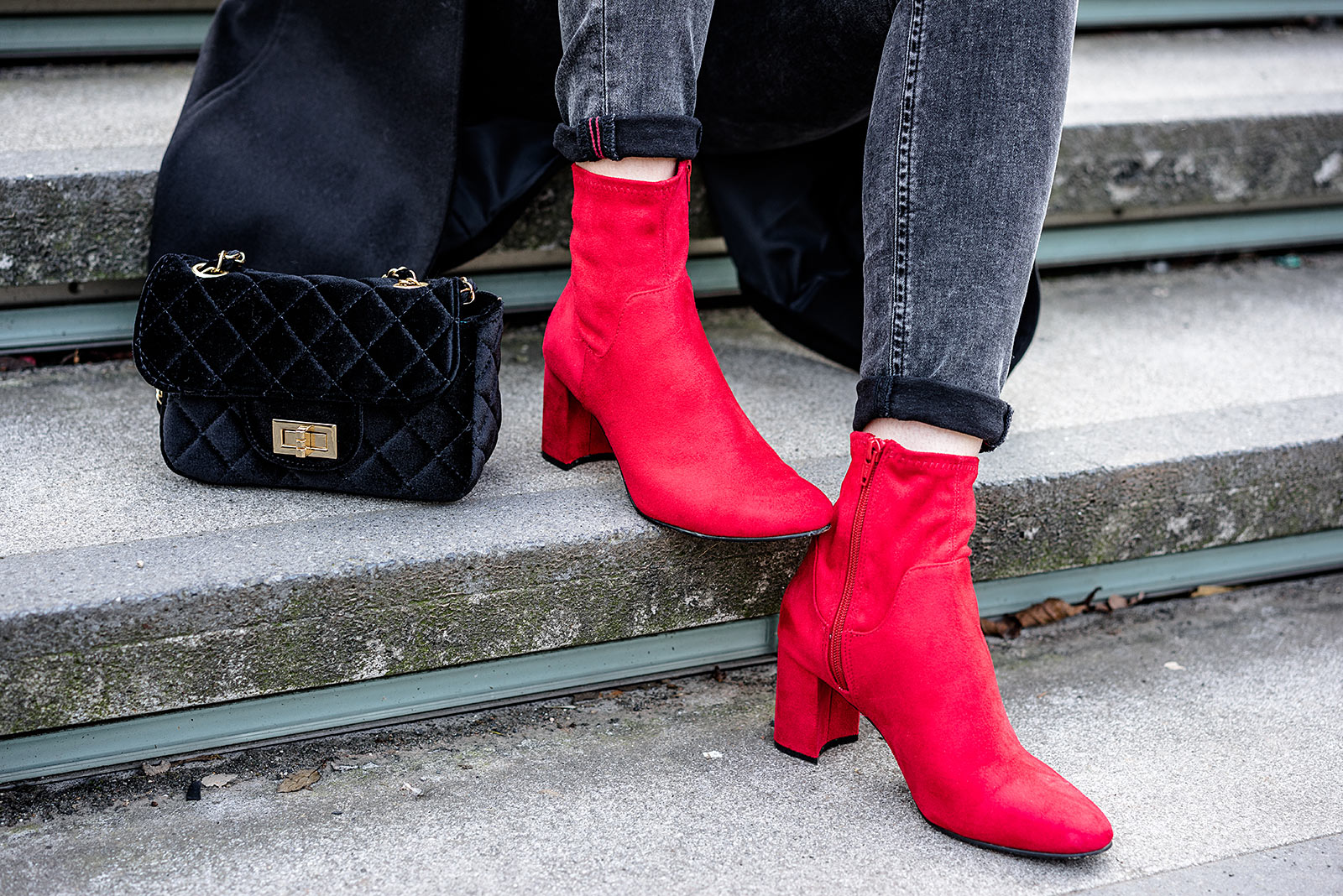 rote Schuhe kombinieren Outfit Idee Sunnyinga