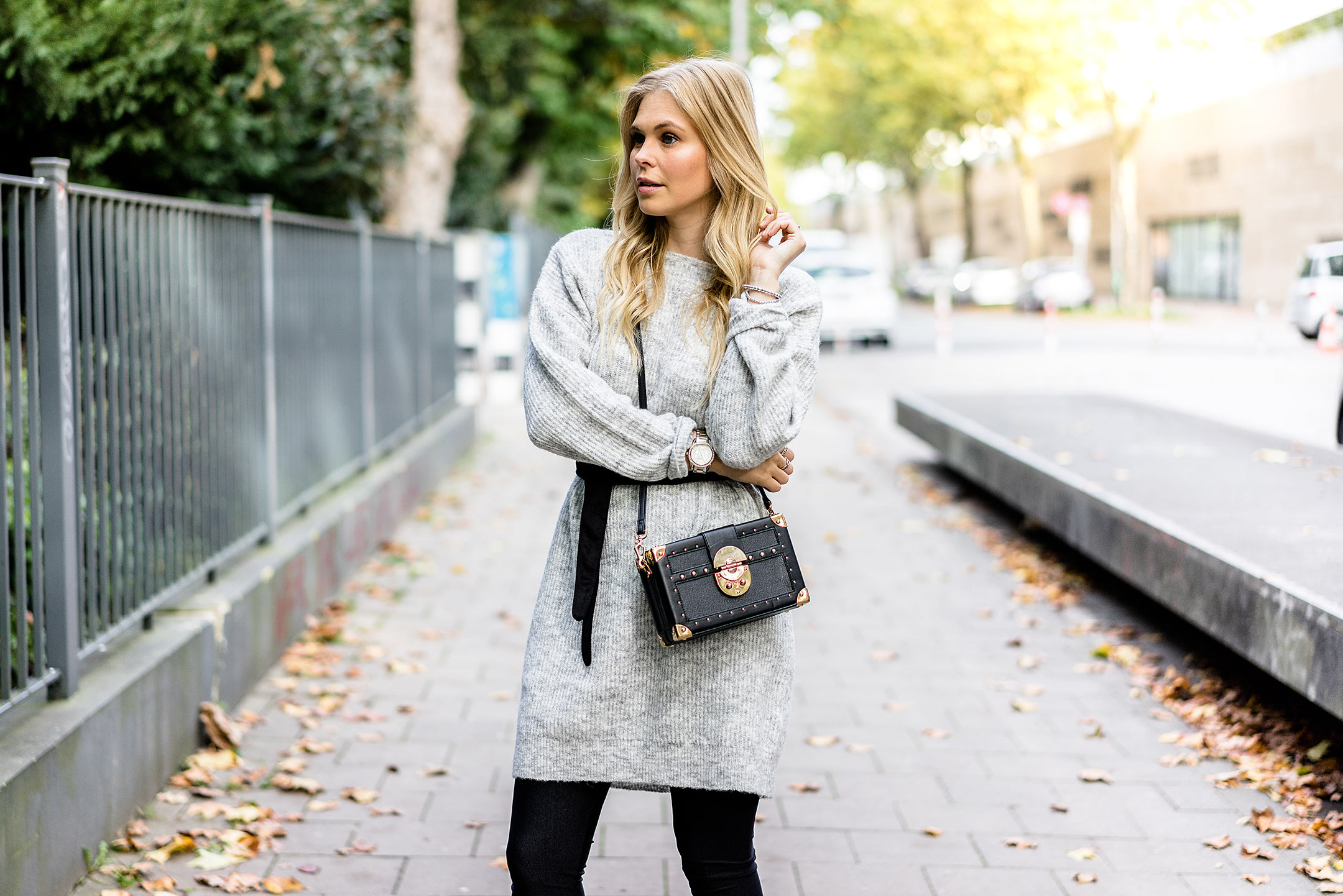 Strickkleid grau Outfit Herbst Trend Fashion Blogger Sunnyinga